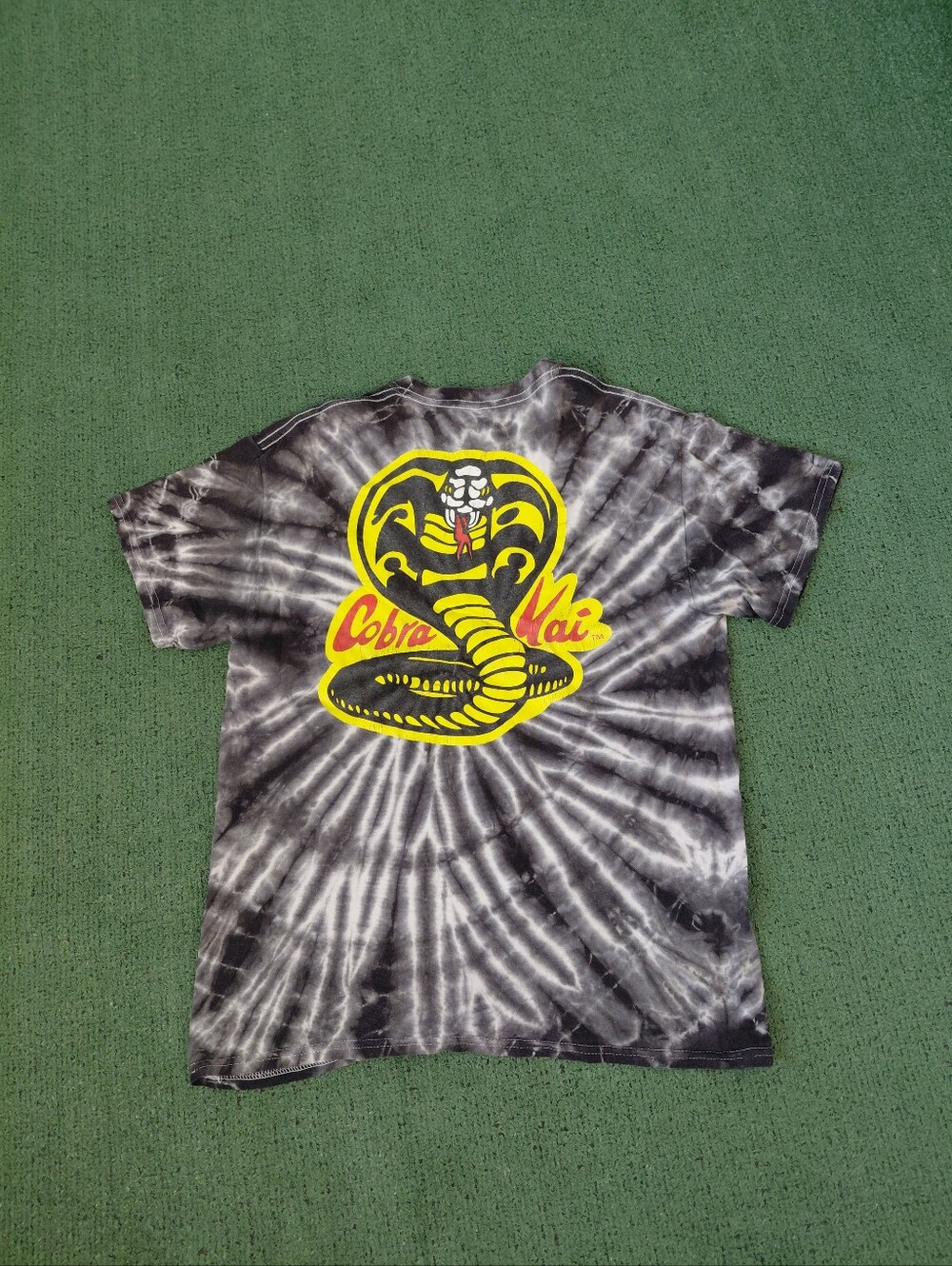Cobra Kai TV Show Fighting Black & White Tie Dye Logo T Shirt Sz Small